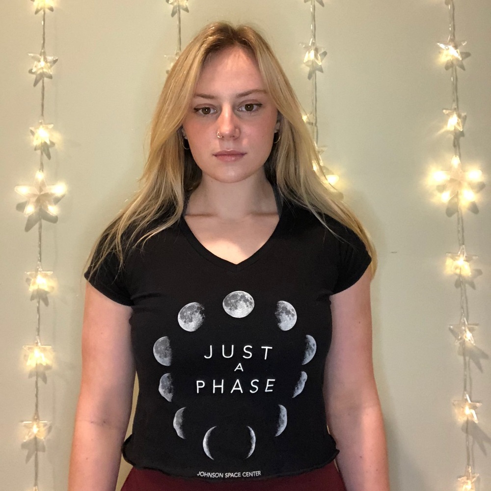 Black cropped tee